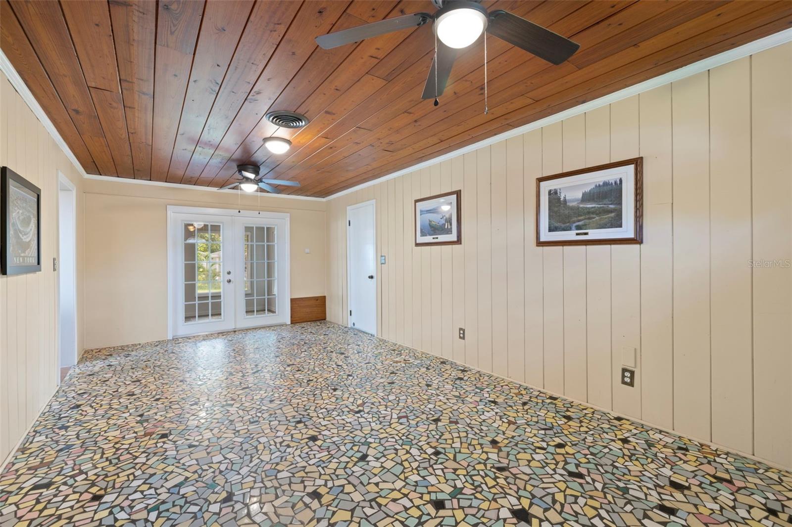 Image 15 of 33 For 522 Norfolk Street