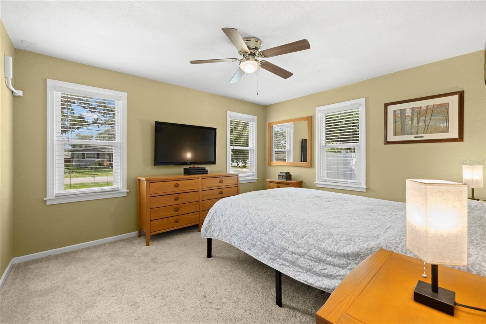 Image 17 of 33 For 522 Norfolk Street