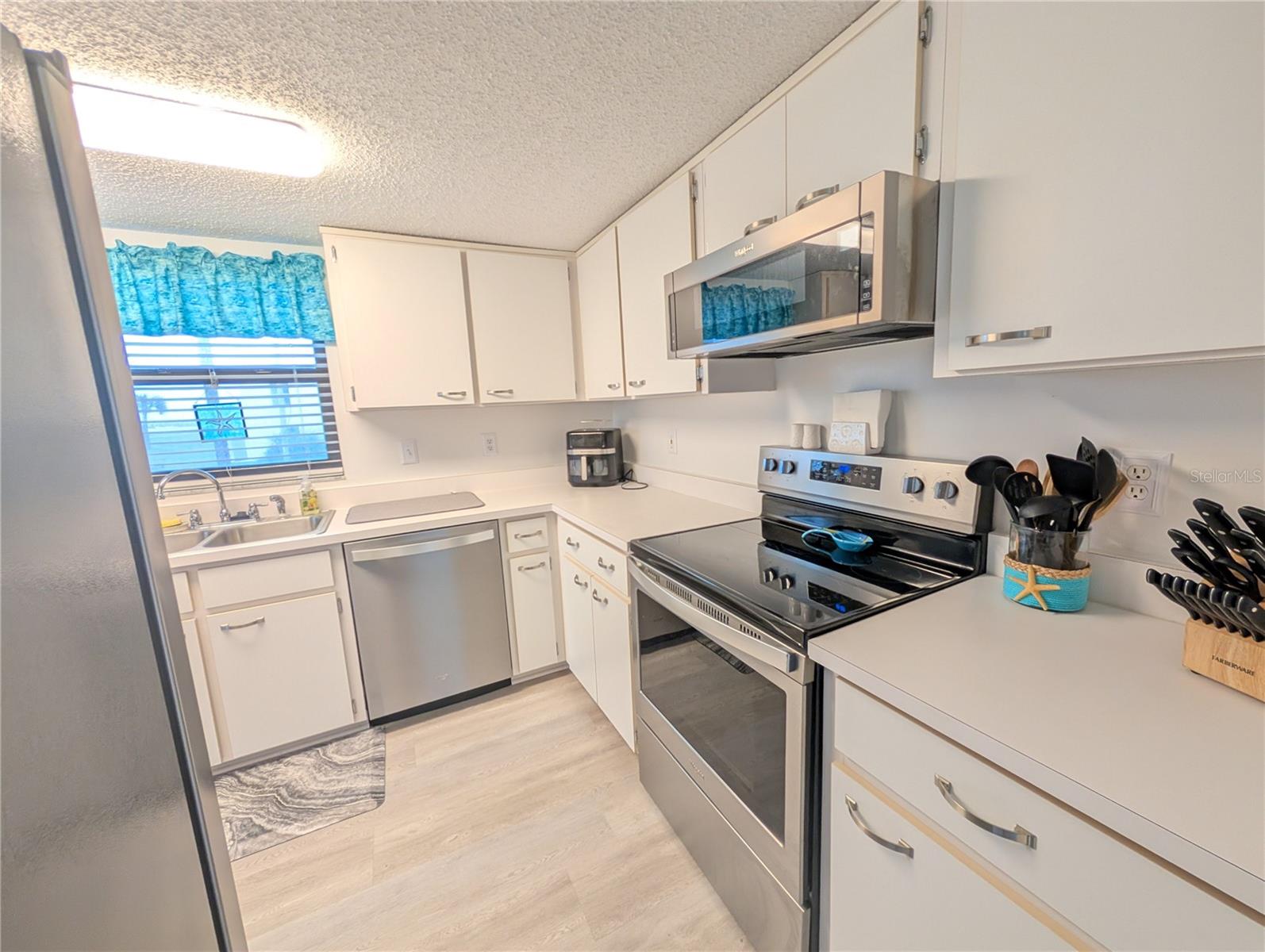 Image 4 of 18 For 3100 Ocean Shore Boulevard 101