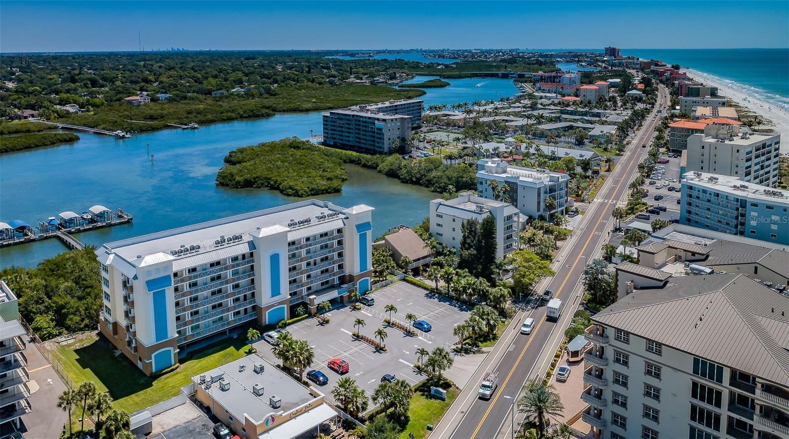 Image 10 of 80 For 19519 Gulf Boulevard 203