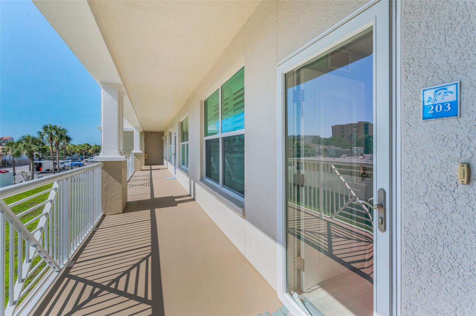 Image 12 of 80 For 19519 Gulf Boulevard 203