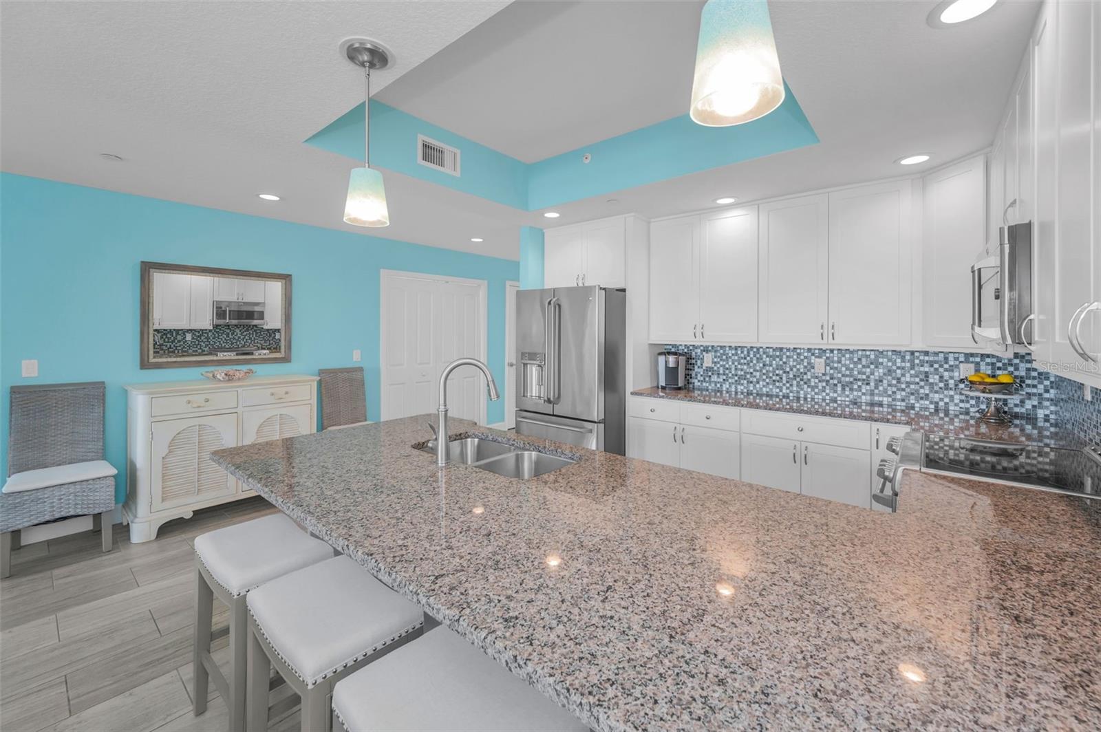 Image 40 of 80 For 19519 Gulf Boulevard 203