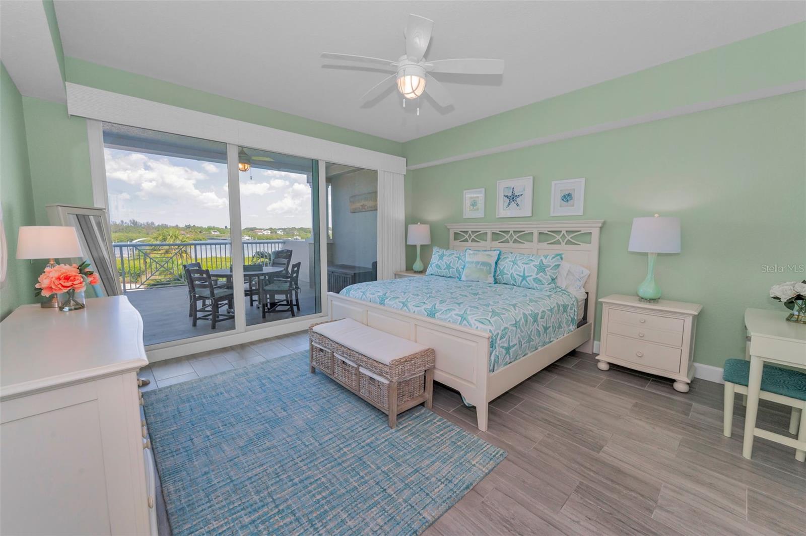 Image 41 of 80 For 19519 Gulf Boulevard 203