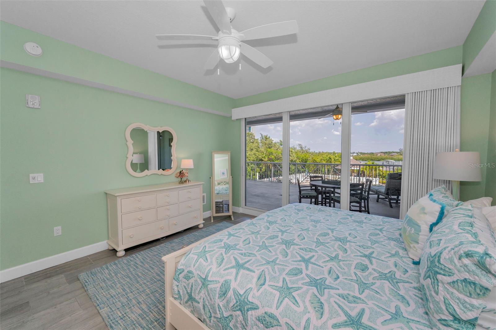 Image 42 of 80 For 19519 Gulf Boulevard 203