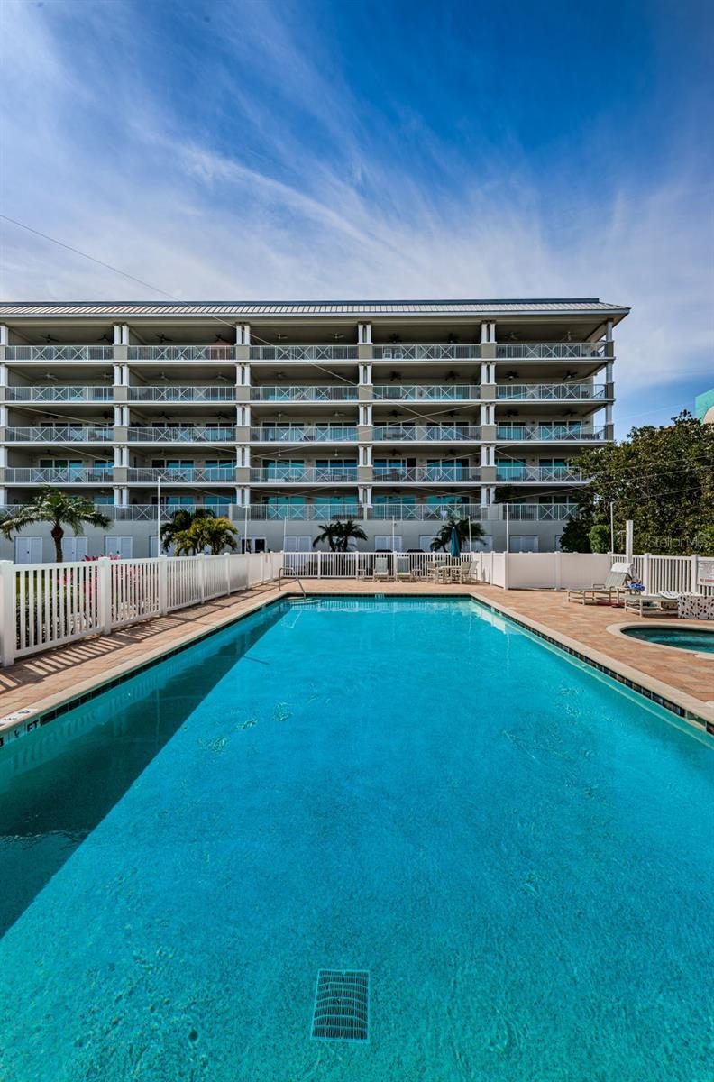 Image 57 of 80 For 19519 Gulf Boulevard 203