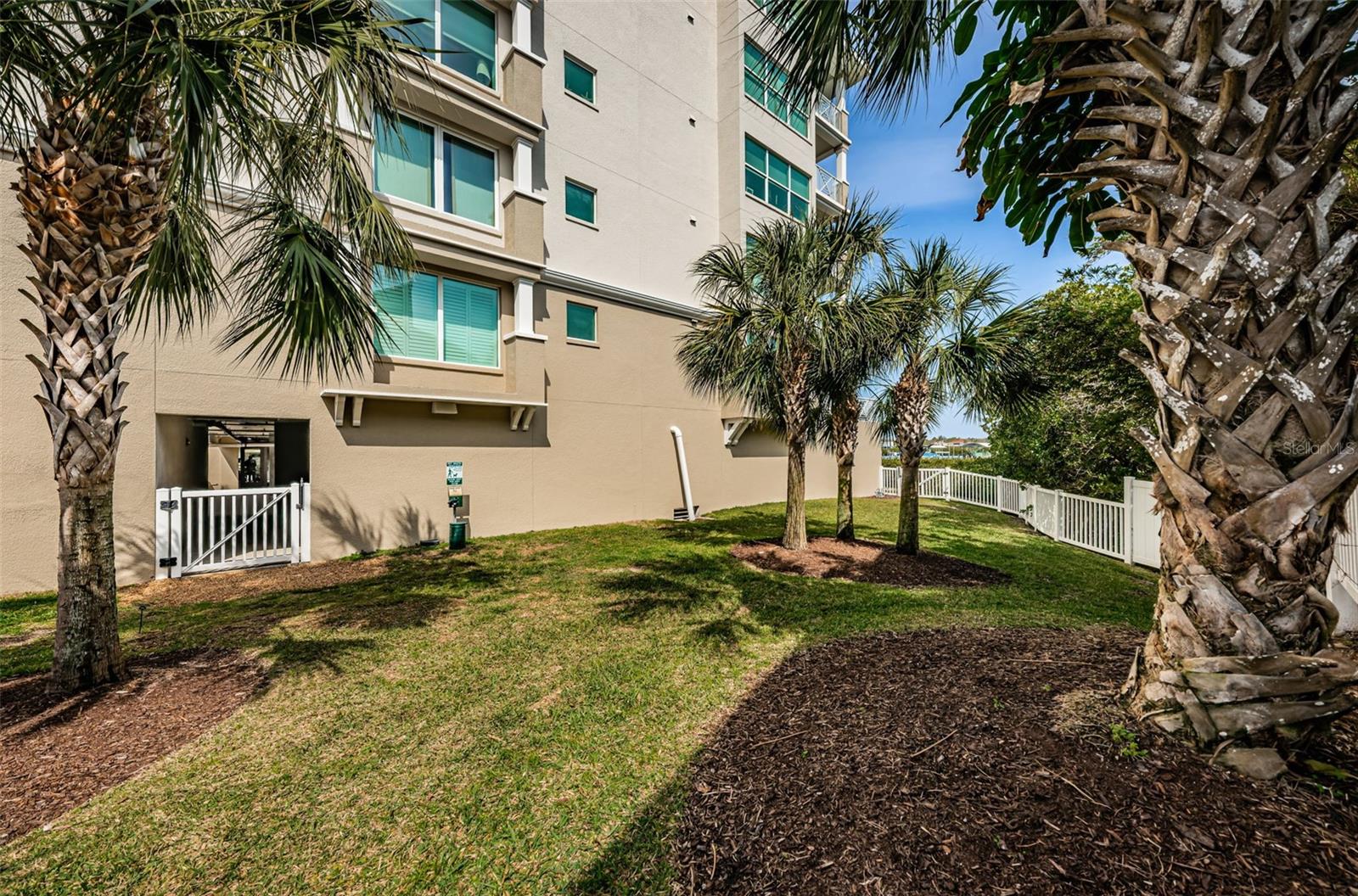 Image 76 of 80 For 19519 Gulf Boulevard 203