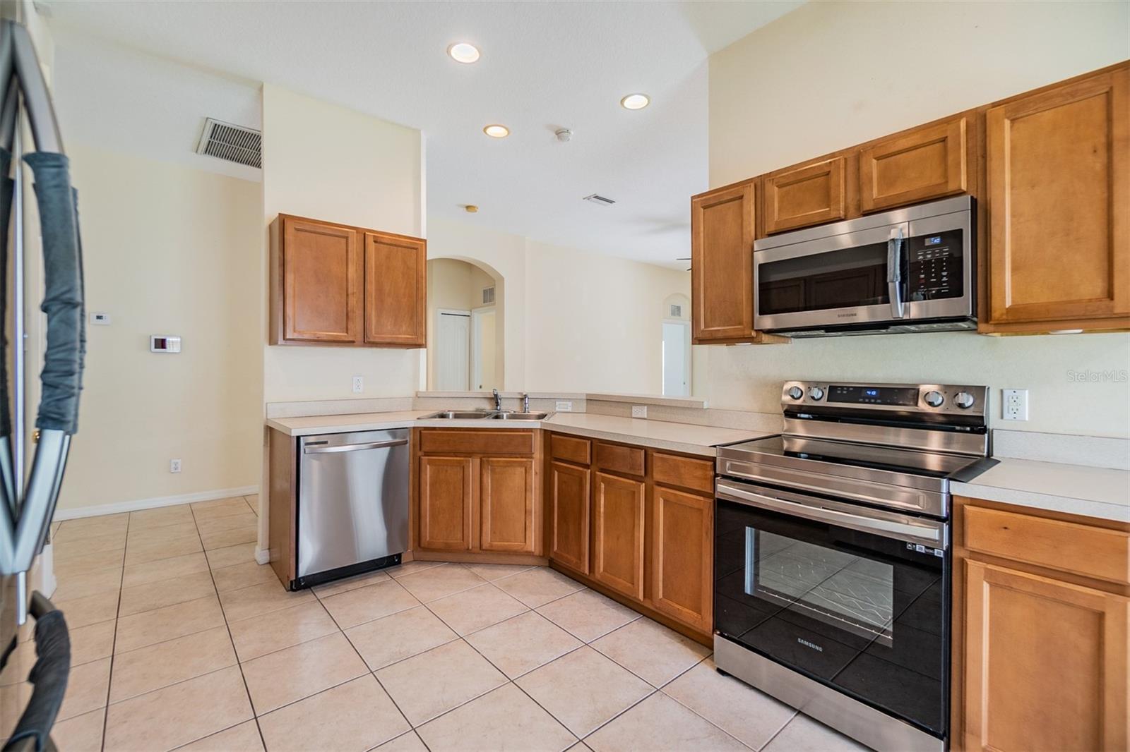 Image 18 of 43 For 5205 Lansdowne Way