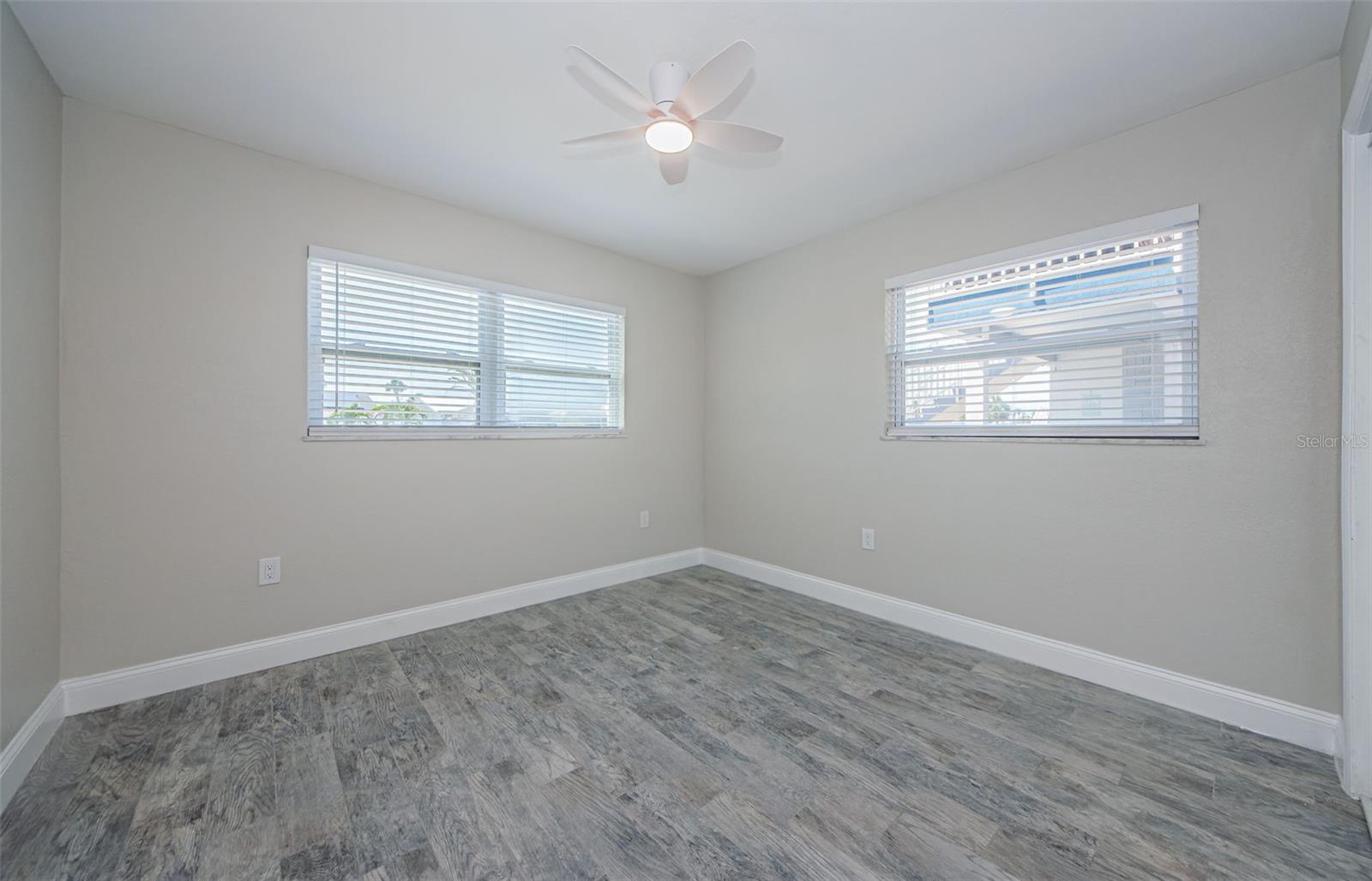 Image 18 of 55 For 2186 Edythe Drive 11