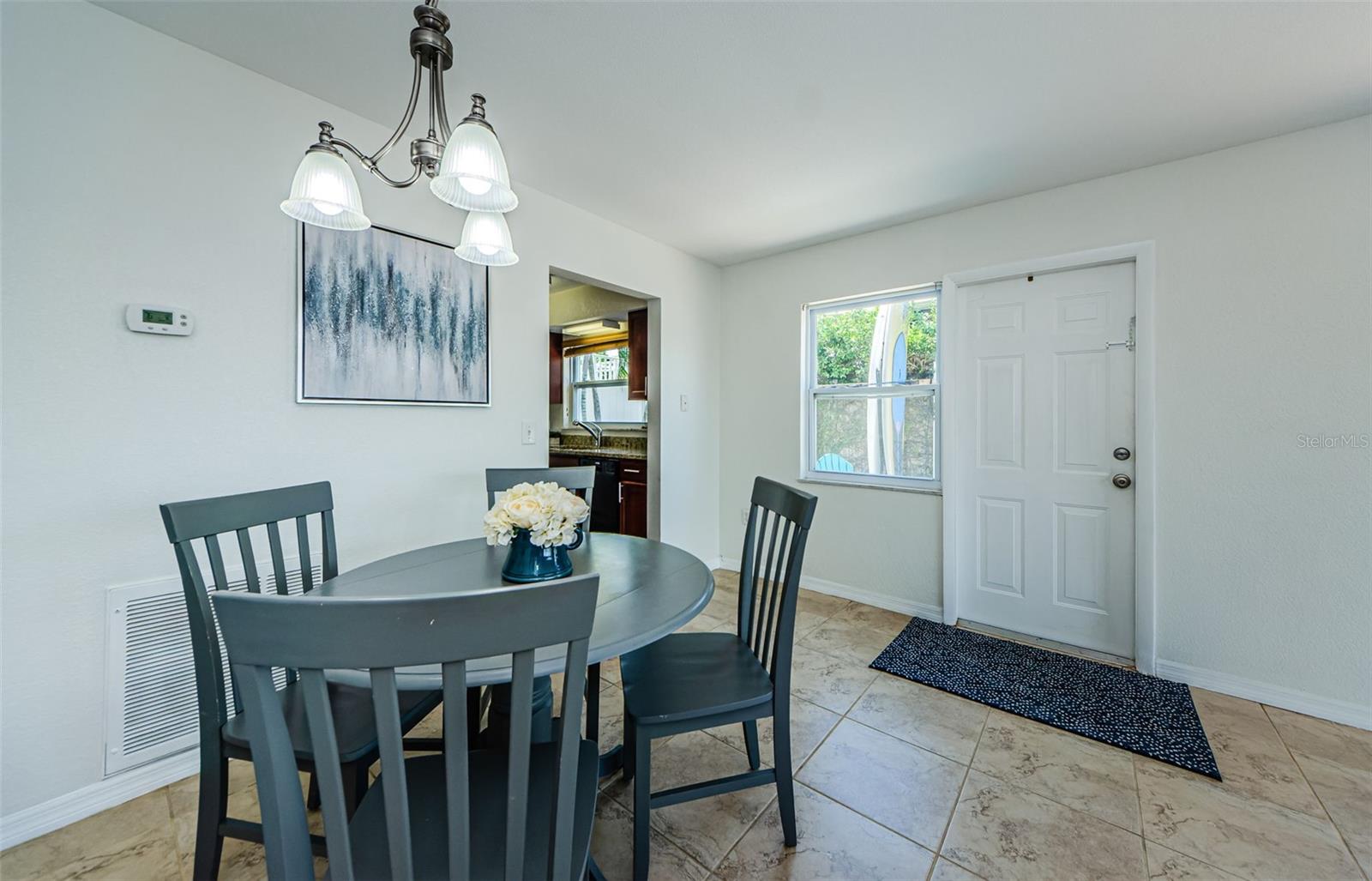 Image 42 of 55 For 2186 Edythe Drive 11