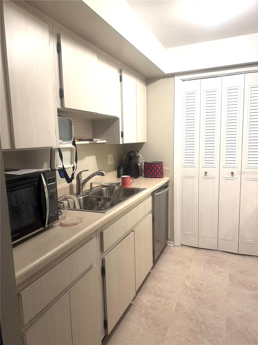 Image 11 of 20 For 2630 Pearce Drive 208