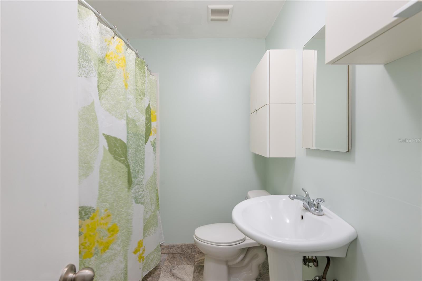 Image 16 of 37 For 1310 Hilton Place