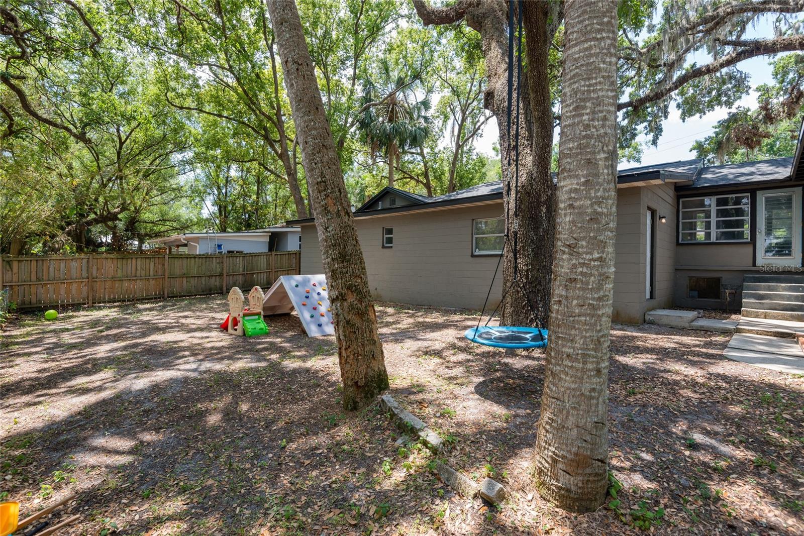 Image 31 of 37 For 1310 Hilton Place
