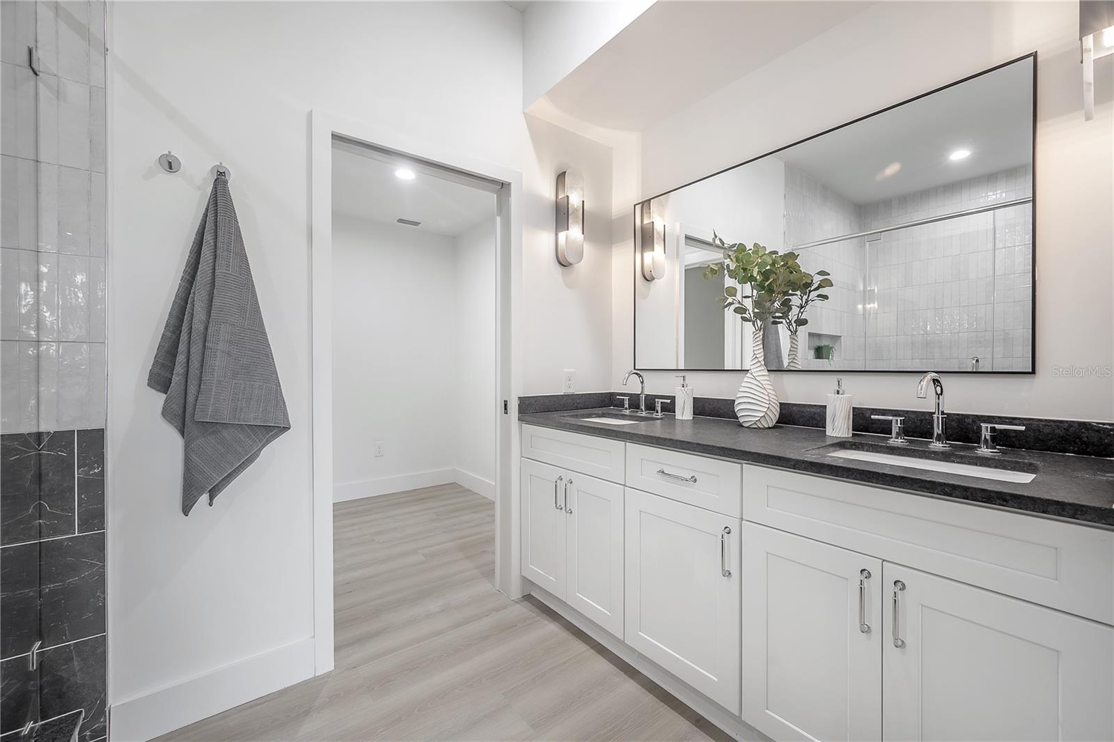 Image 23 of 47 For 2718 21st Street