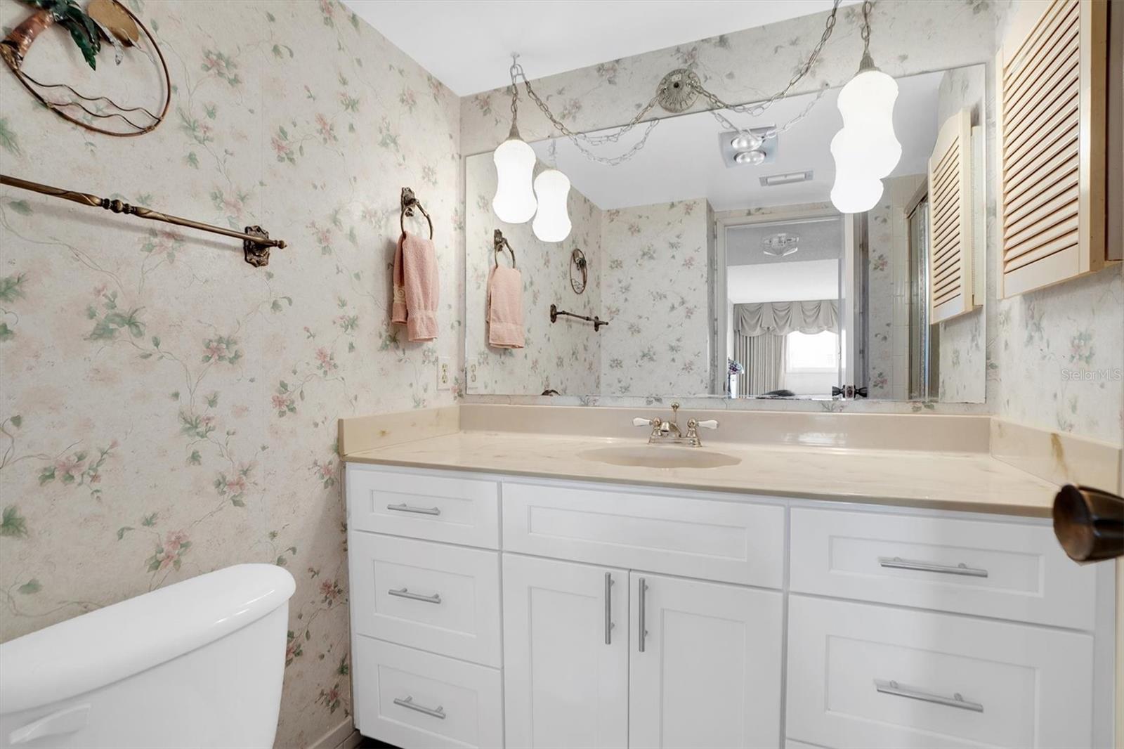 Image 14 of 41 For 7150 Sunset Way 405