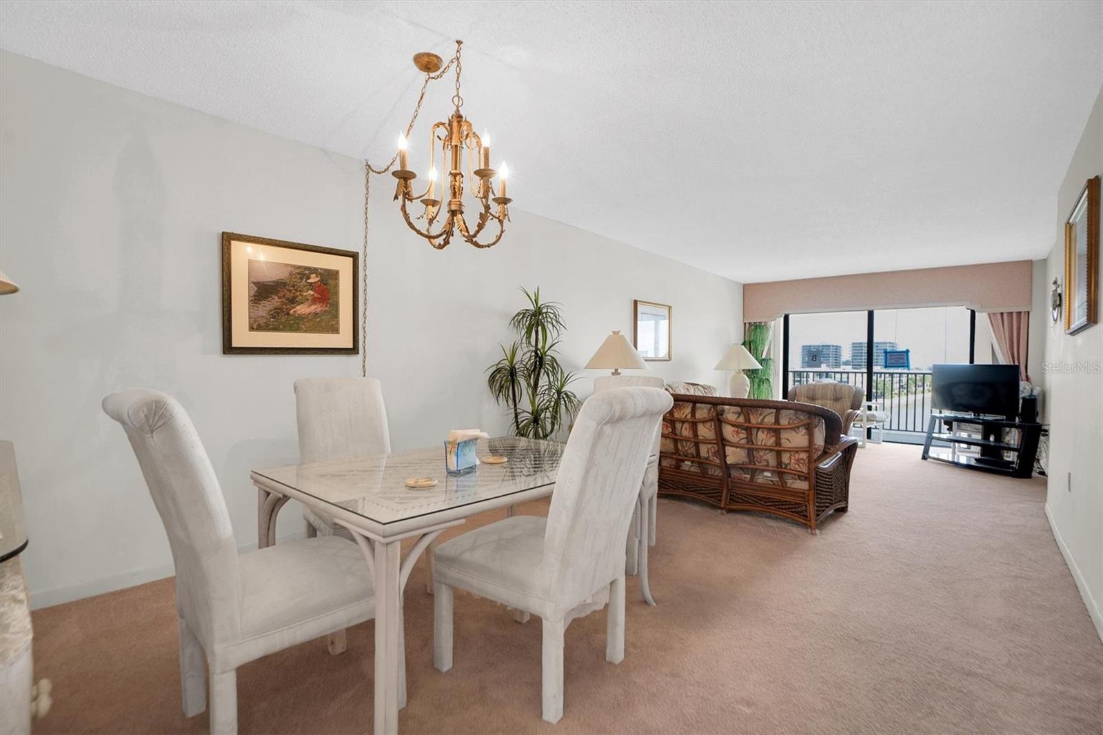 Image 19 of 41 For 7150 Sunset Way 405