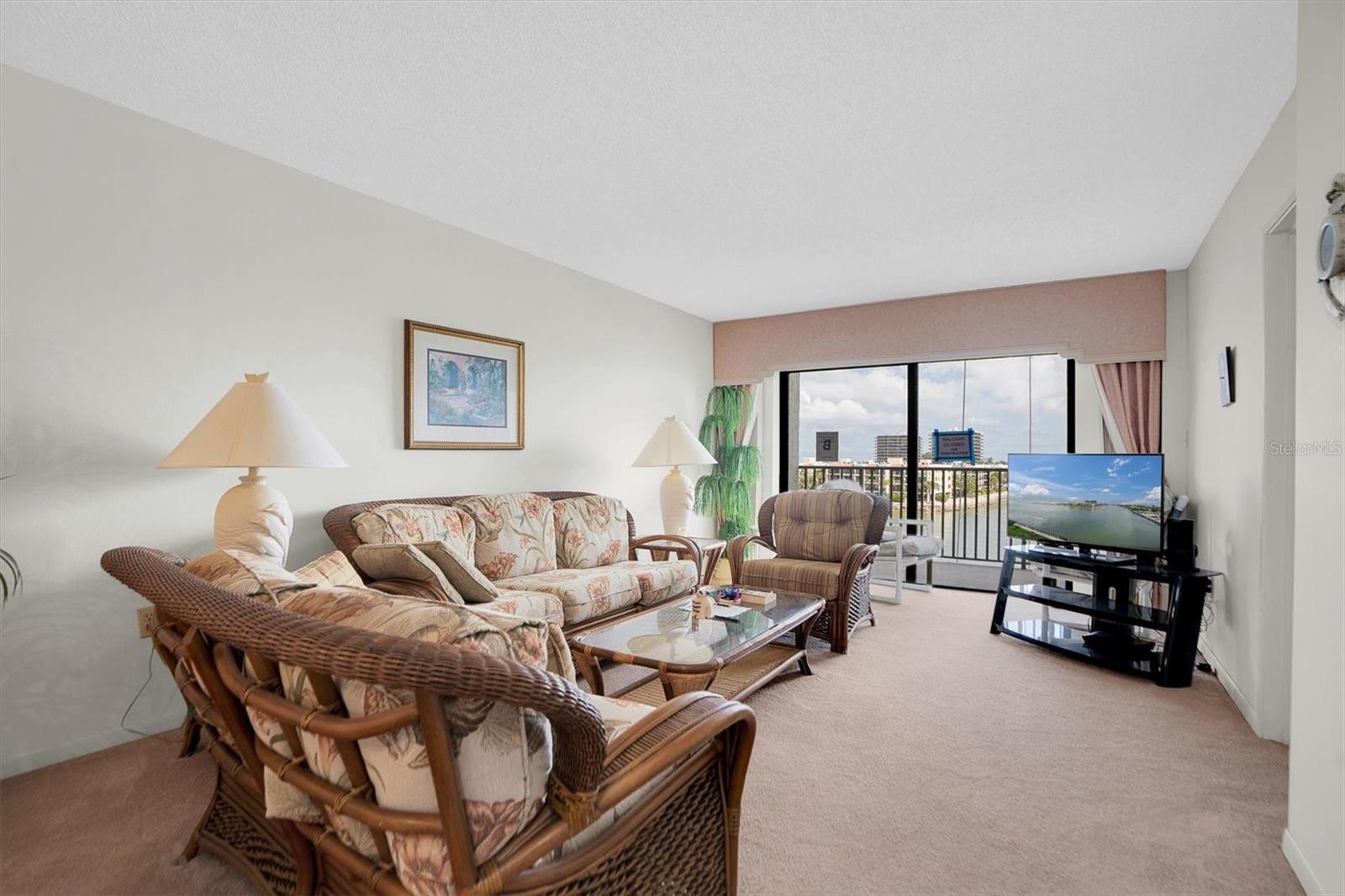 Image 3 of 41 For 7150 Sunset Way 405