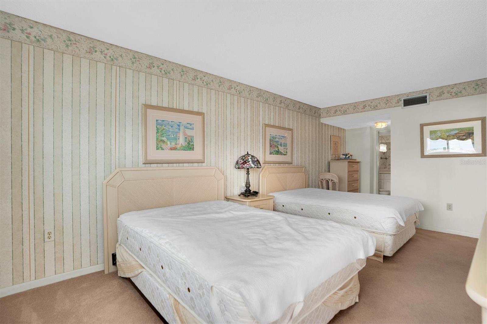 Image 8 of 41 For 7150 Sunset Way 405