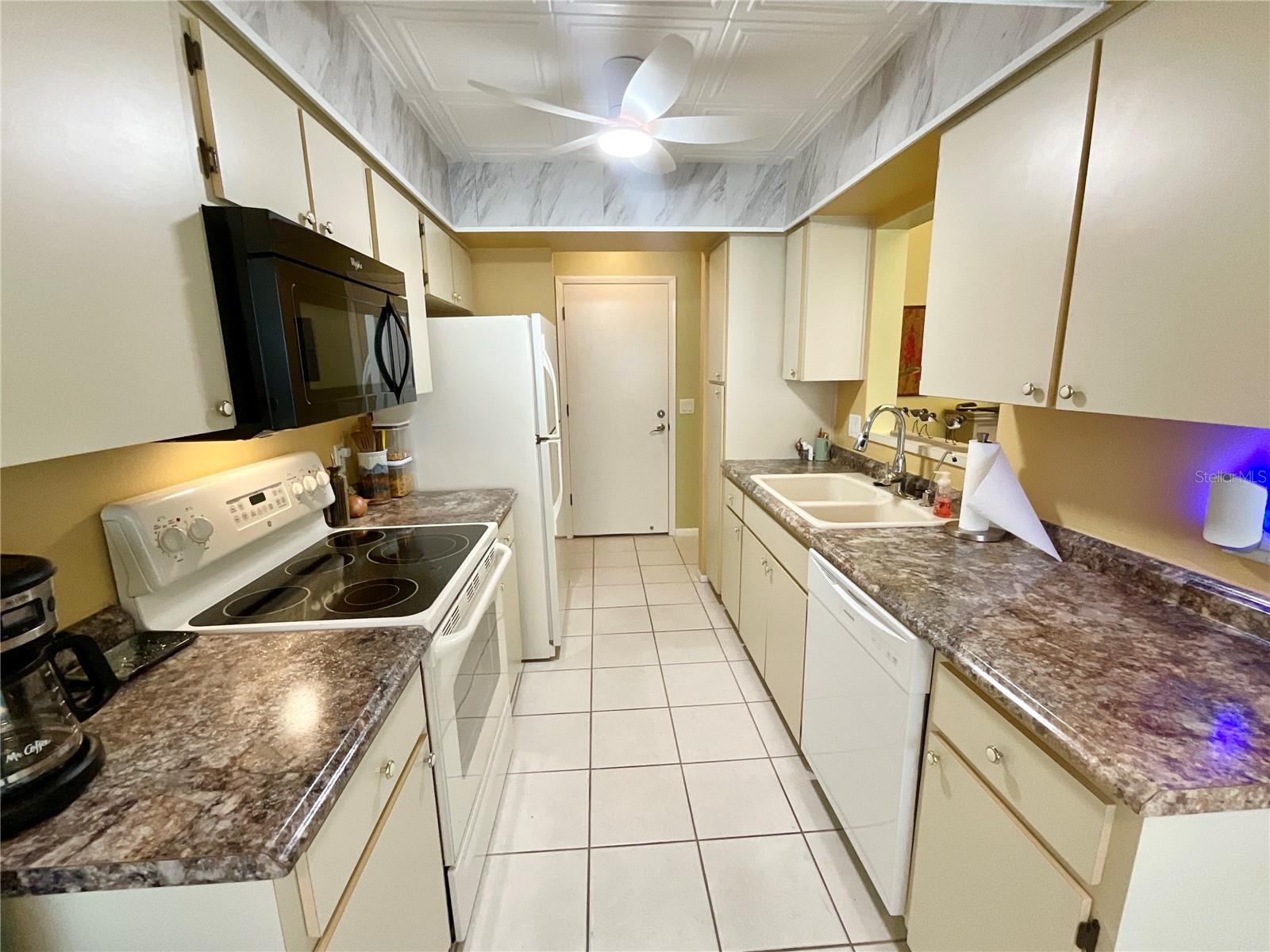 Image 14 of 43 For 4740 Carrington Court 4740