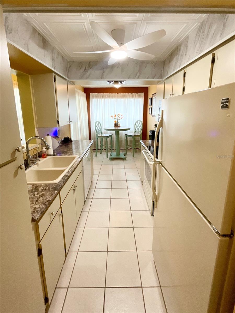 Image 16 of 43 For 4740 Carrington Court 4740