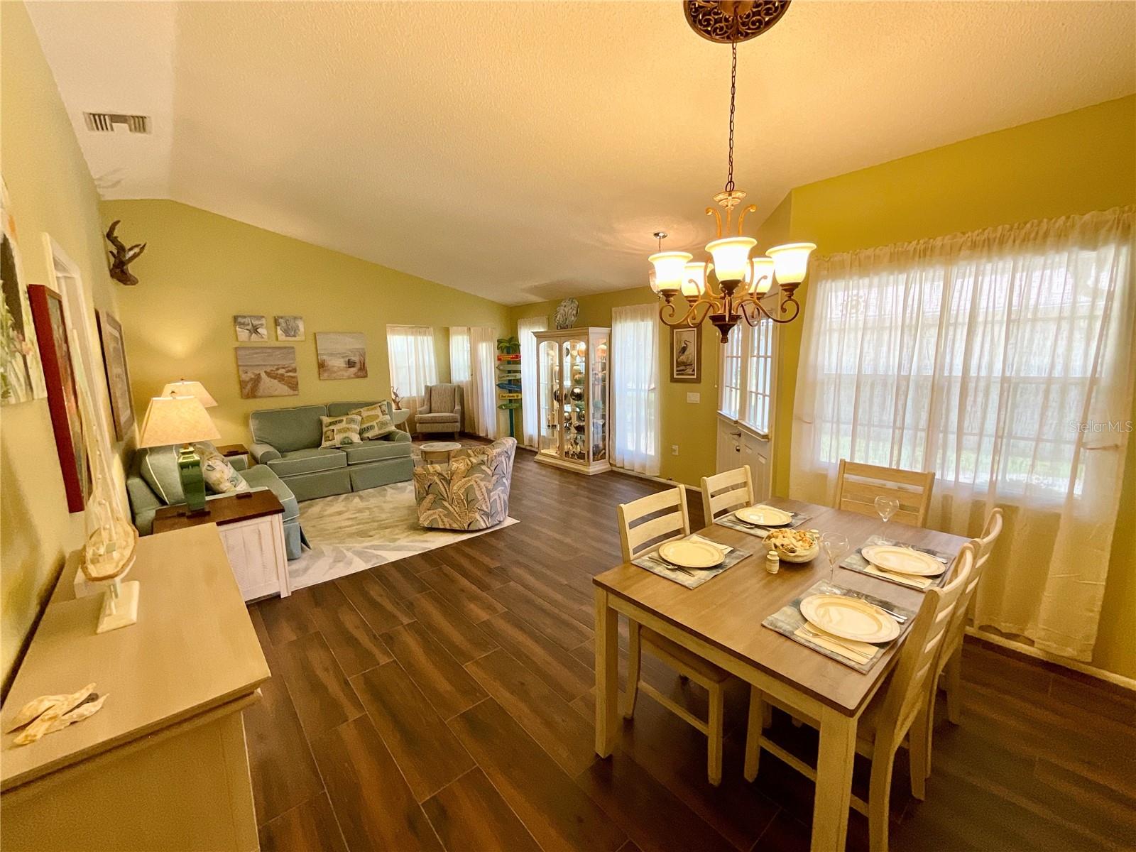 Image 19 of 43 For 4740 Carrington Court 4740