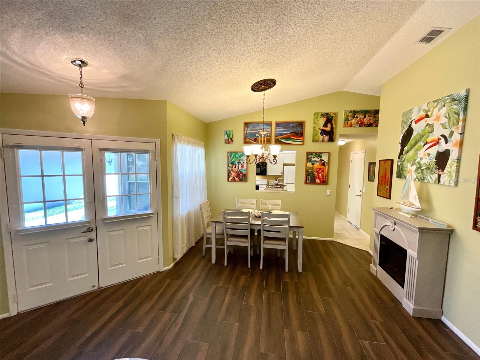 Image 20 of 43 For 4740 Carrington Court 4740