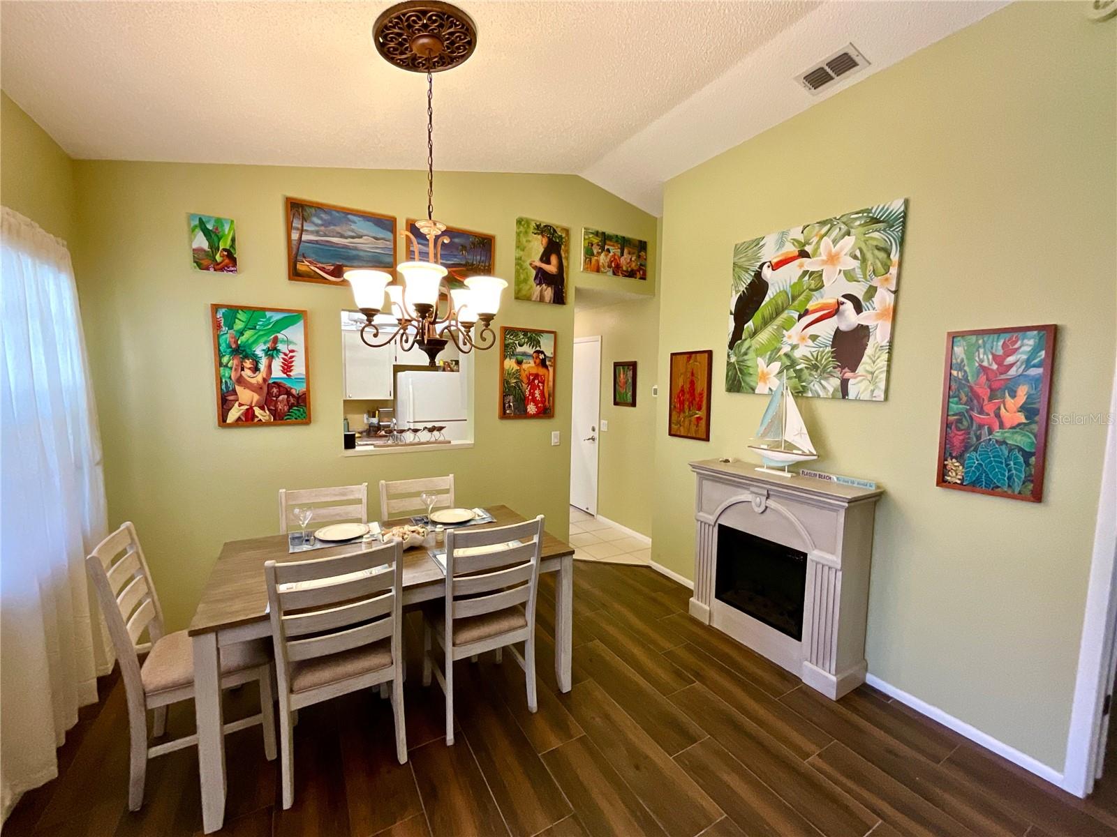 Image 5 of 43 For 4740 Carrington Court 4740