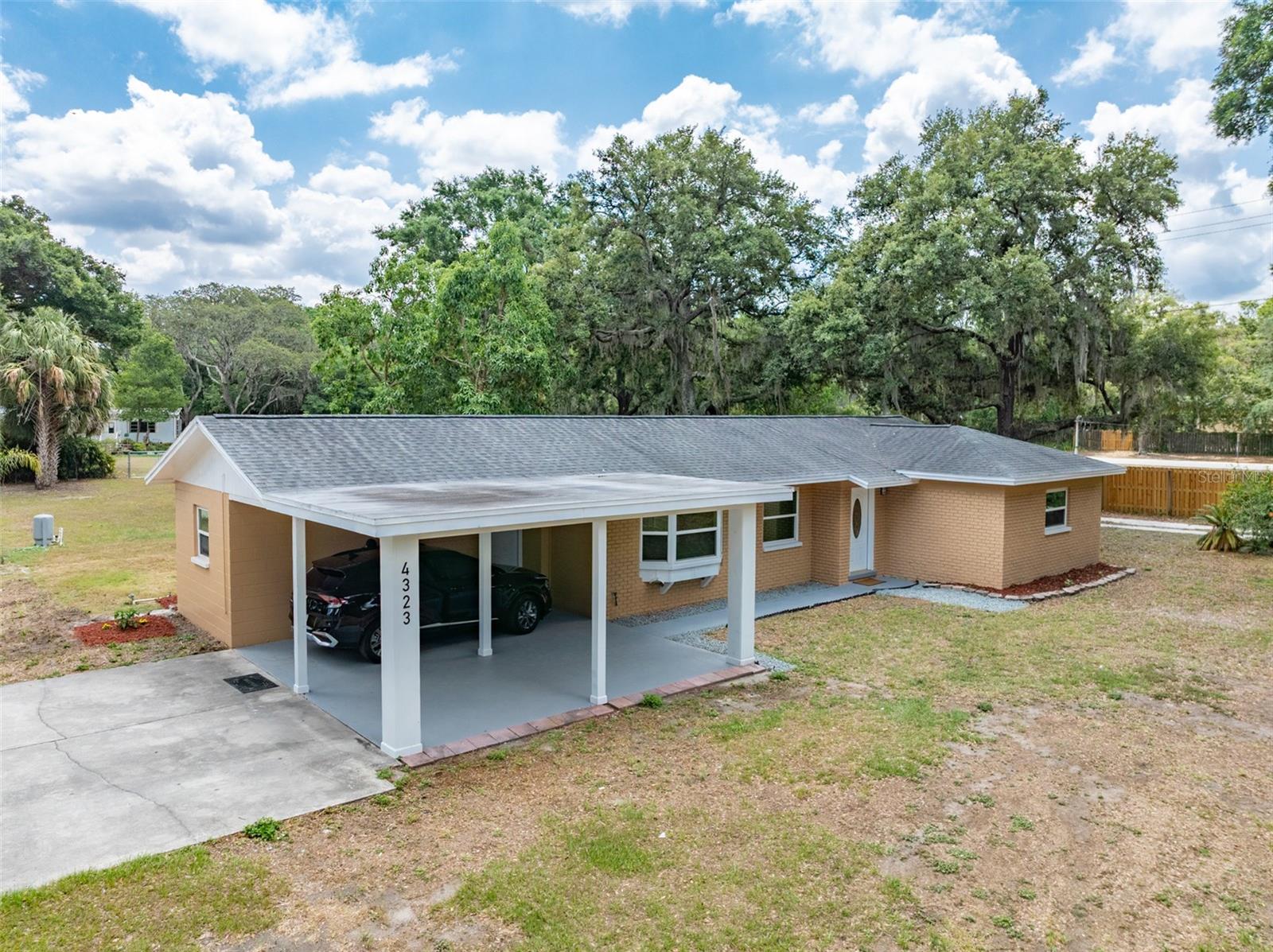 Image 3 of 45 For 4323 Culbreath Road B