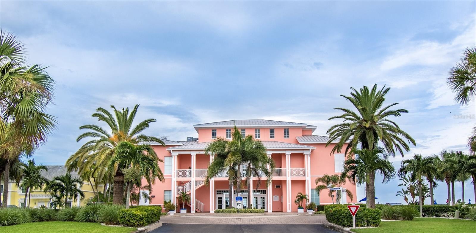 Image 16 of 32 For 5225 Coquina Key Drive Se B