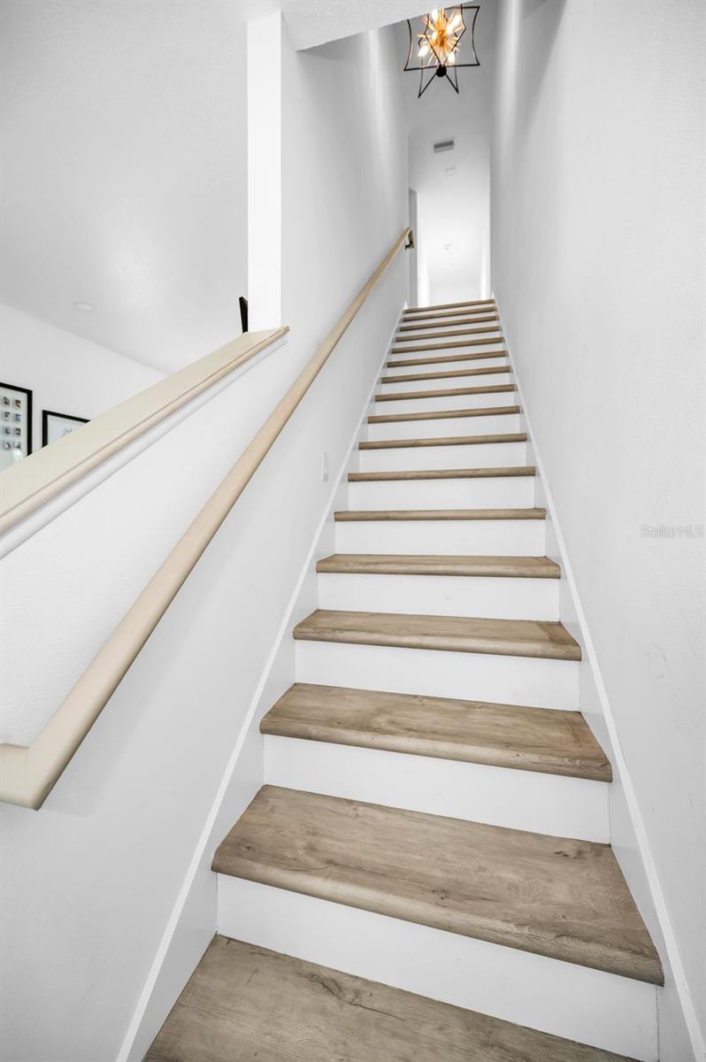 Listing photo id 21 for 3402 Clifton Street