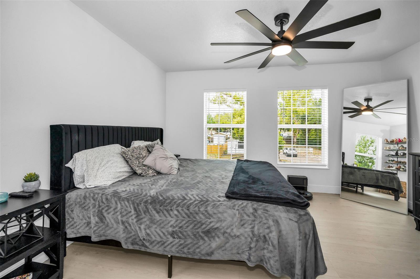 Listing photo id 23 for 3402 Clifton Street