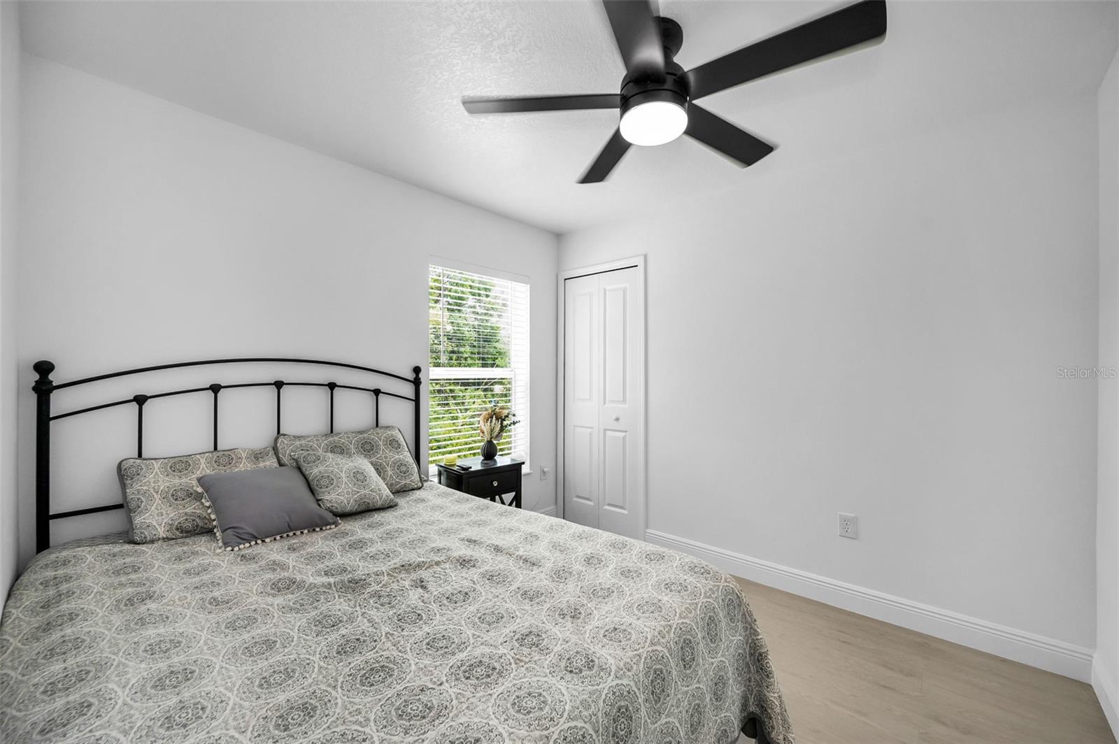 Listing photo id 29 for 3402 Clifton Street