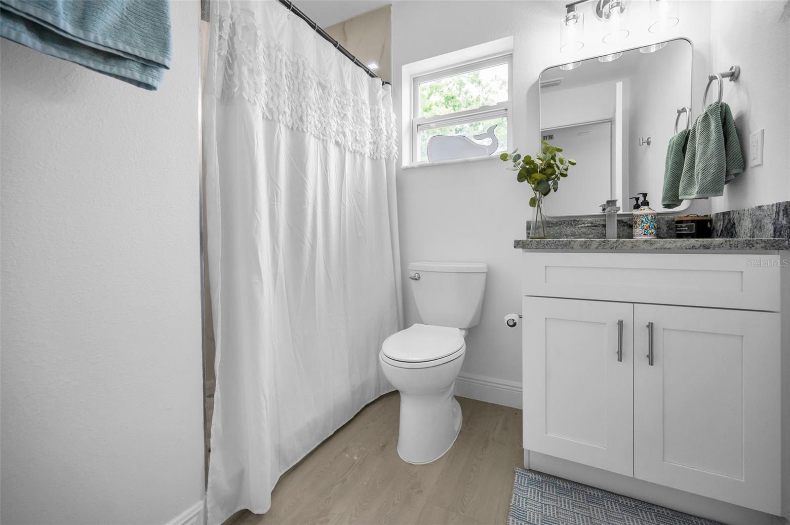 Listing photo id 30 for 3402 Clifton Street