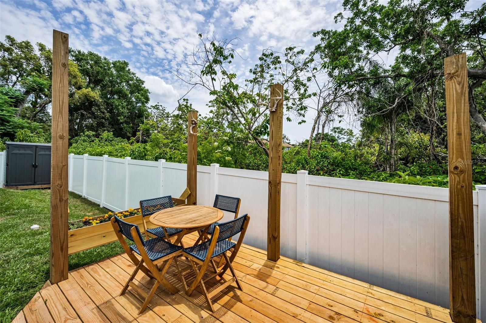 Listing photo id 38 for 3402 Clifton Street