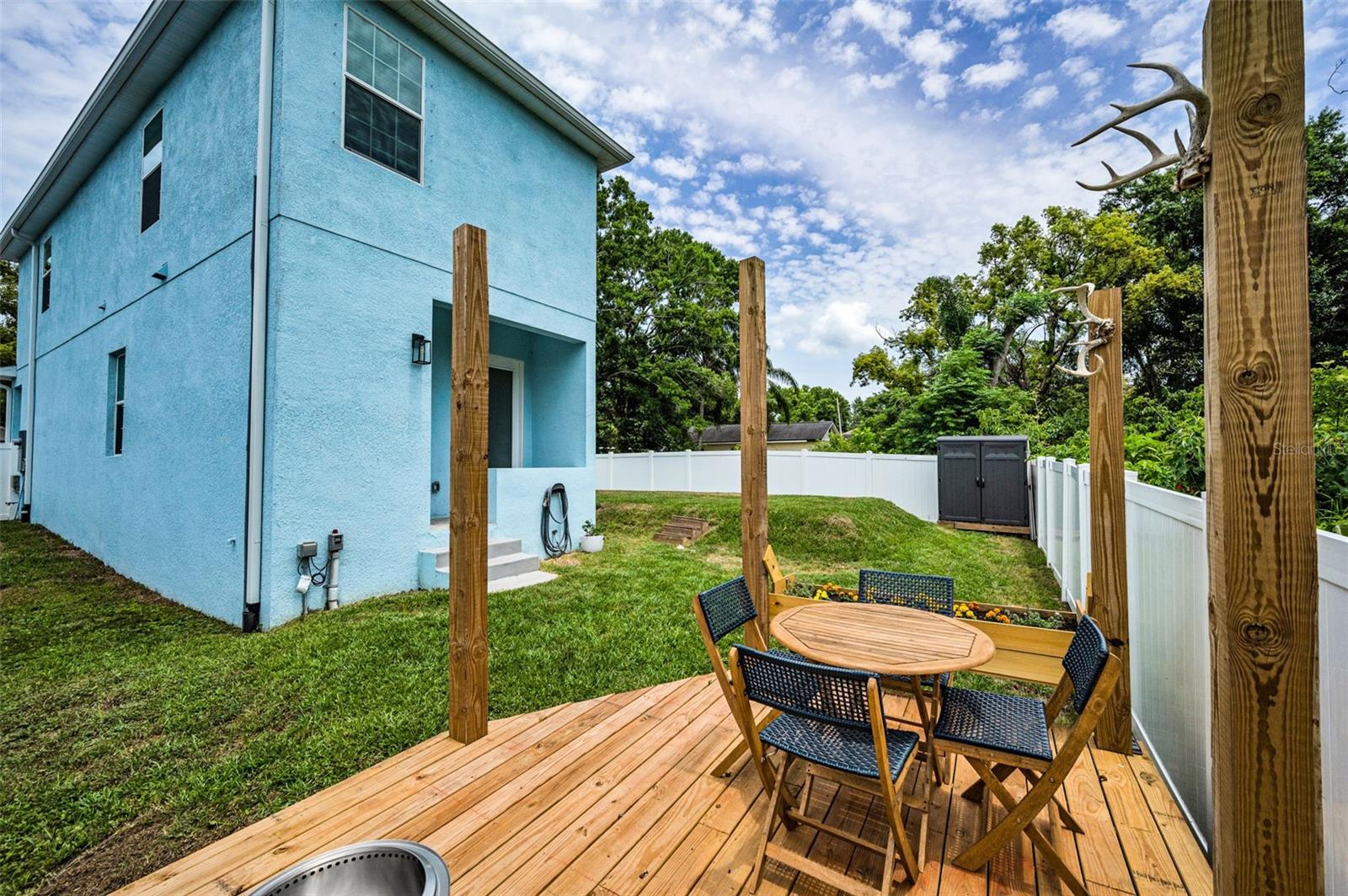 Listing photo id 39 for 3402 Clifton Street