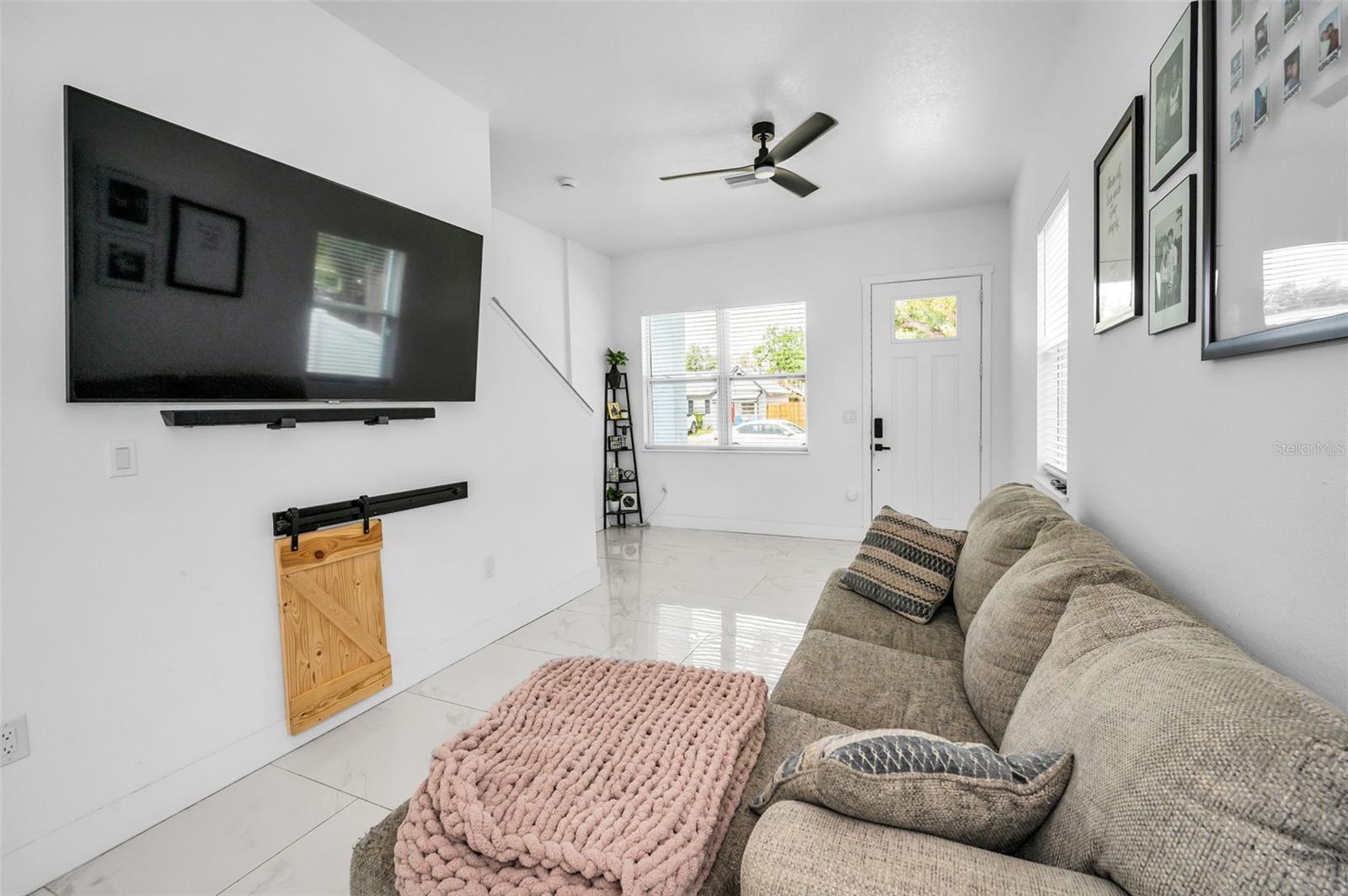 Listing photo id 4 for 3402 Clifton Street