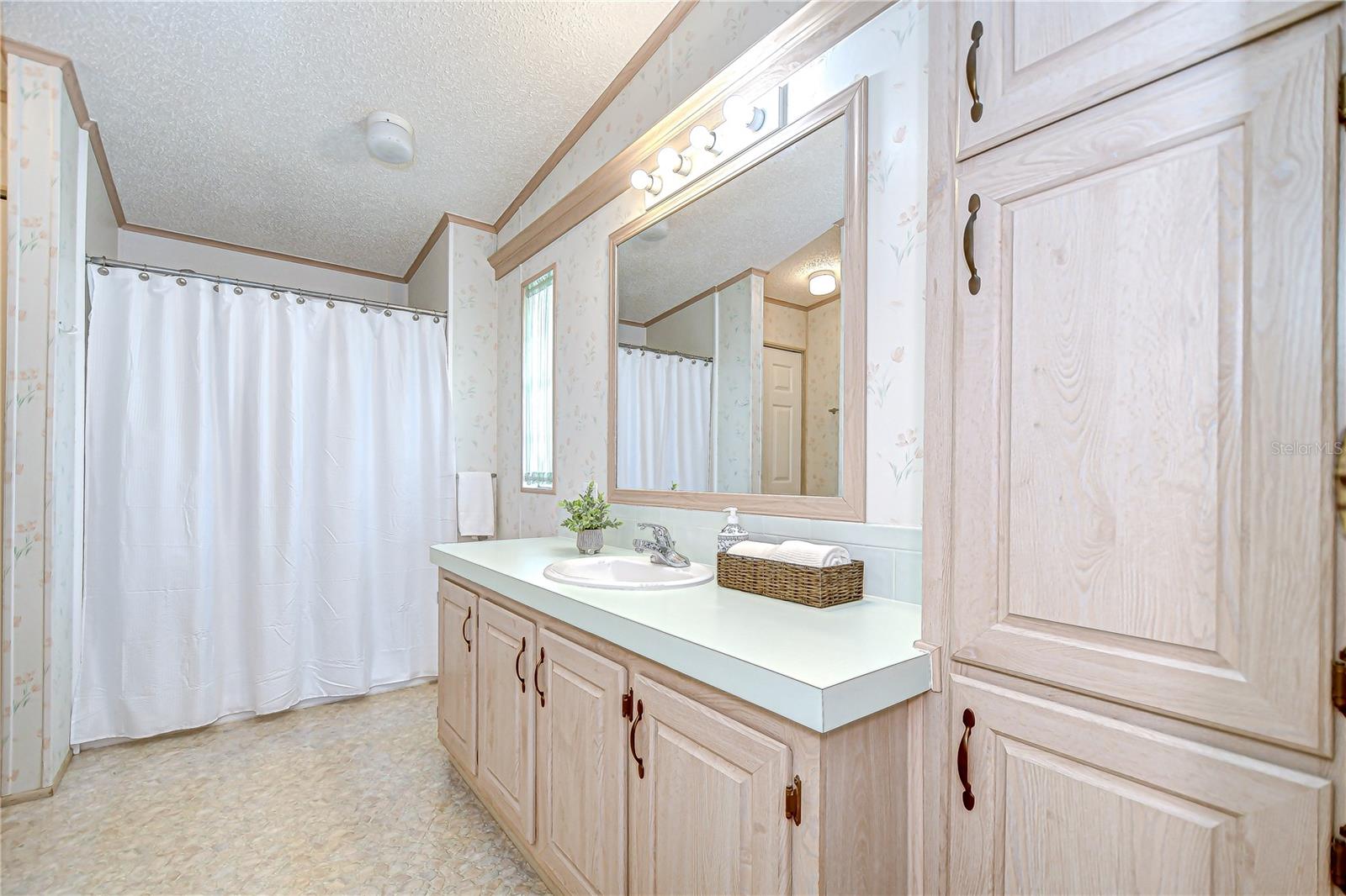 Image 13 of 25 For 5721 Apache Street