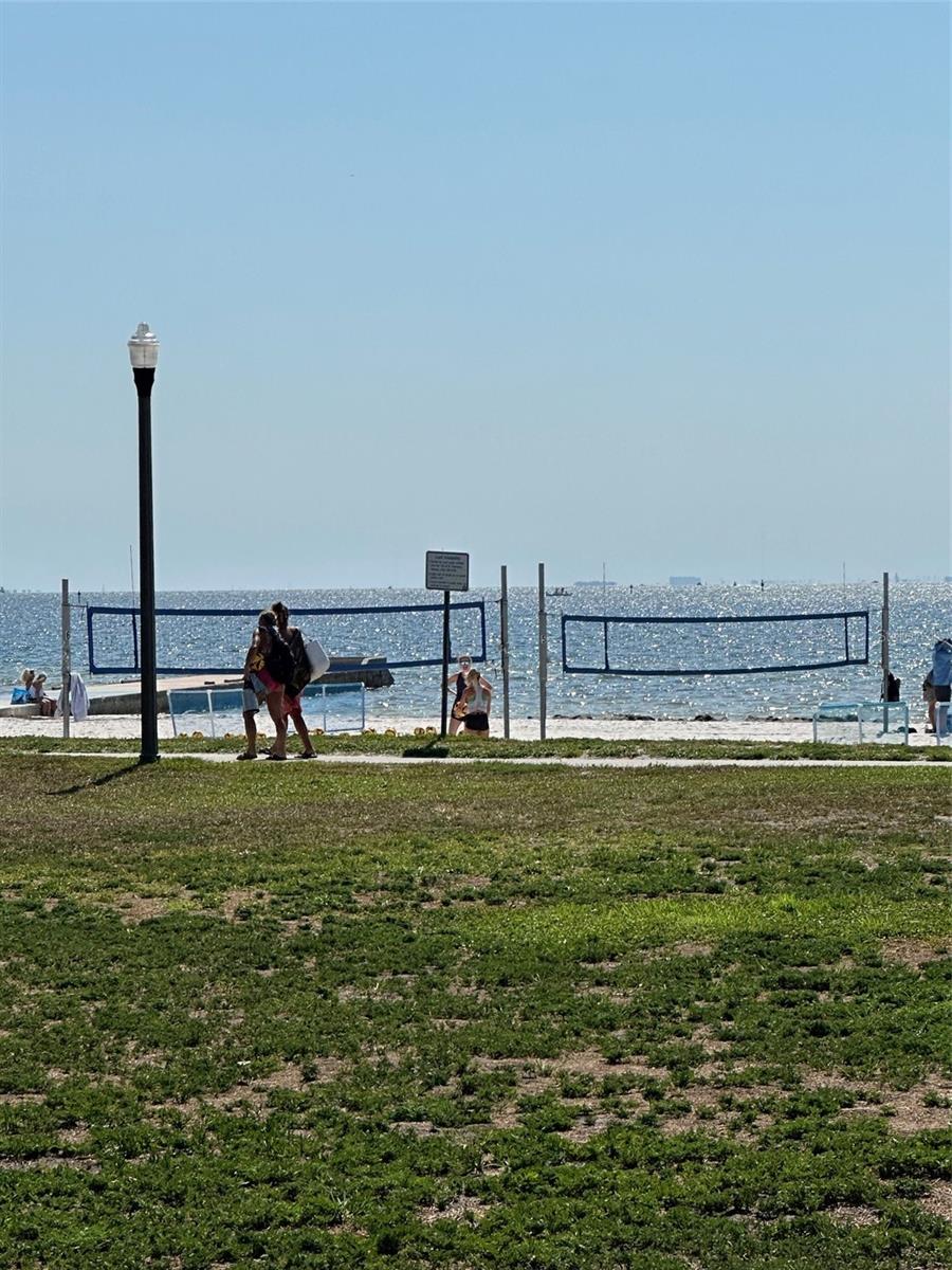 Image 25 of 34 For 1100 Shore Drive Ne 104