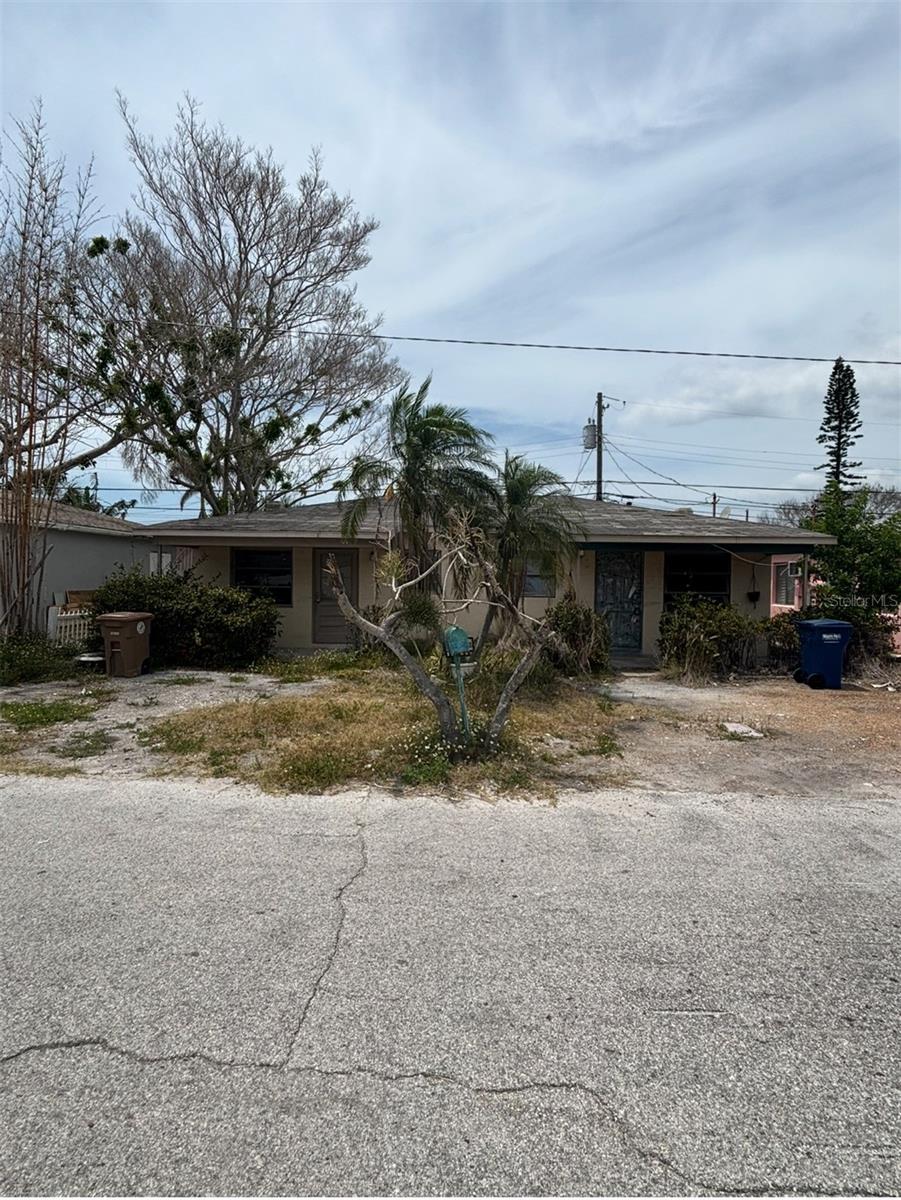 Listing Details for 148 147th Avenue E, MADEIRA BEACH, FL 33708