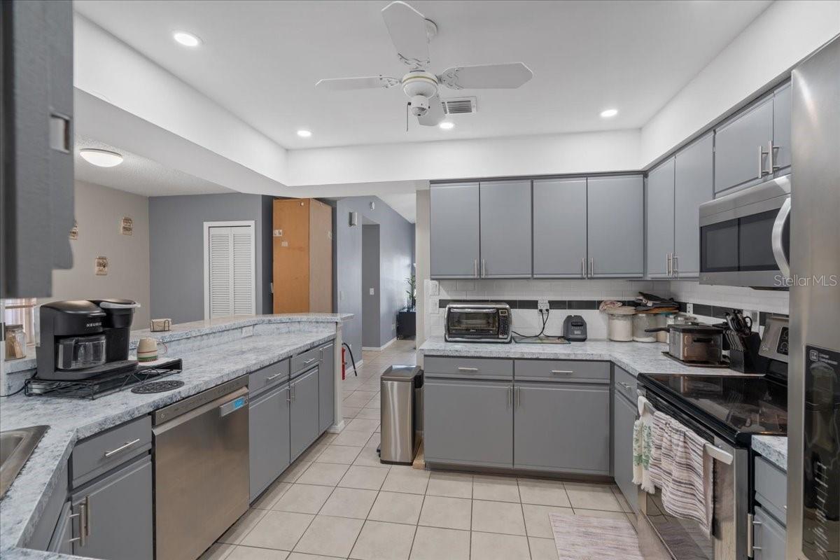 Image 12 of 27 For 12493 Fish Cove Drive