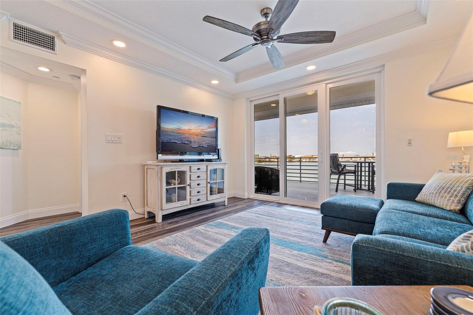 Image 4 of 48 For 7922 Sailboat Key Boulevard S 105
