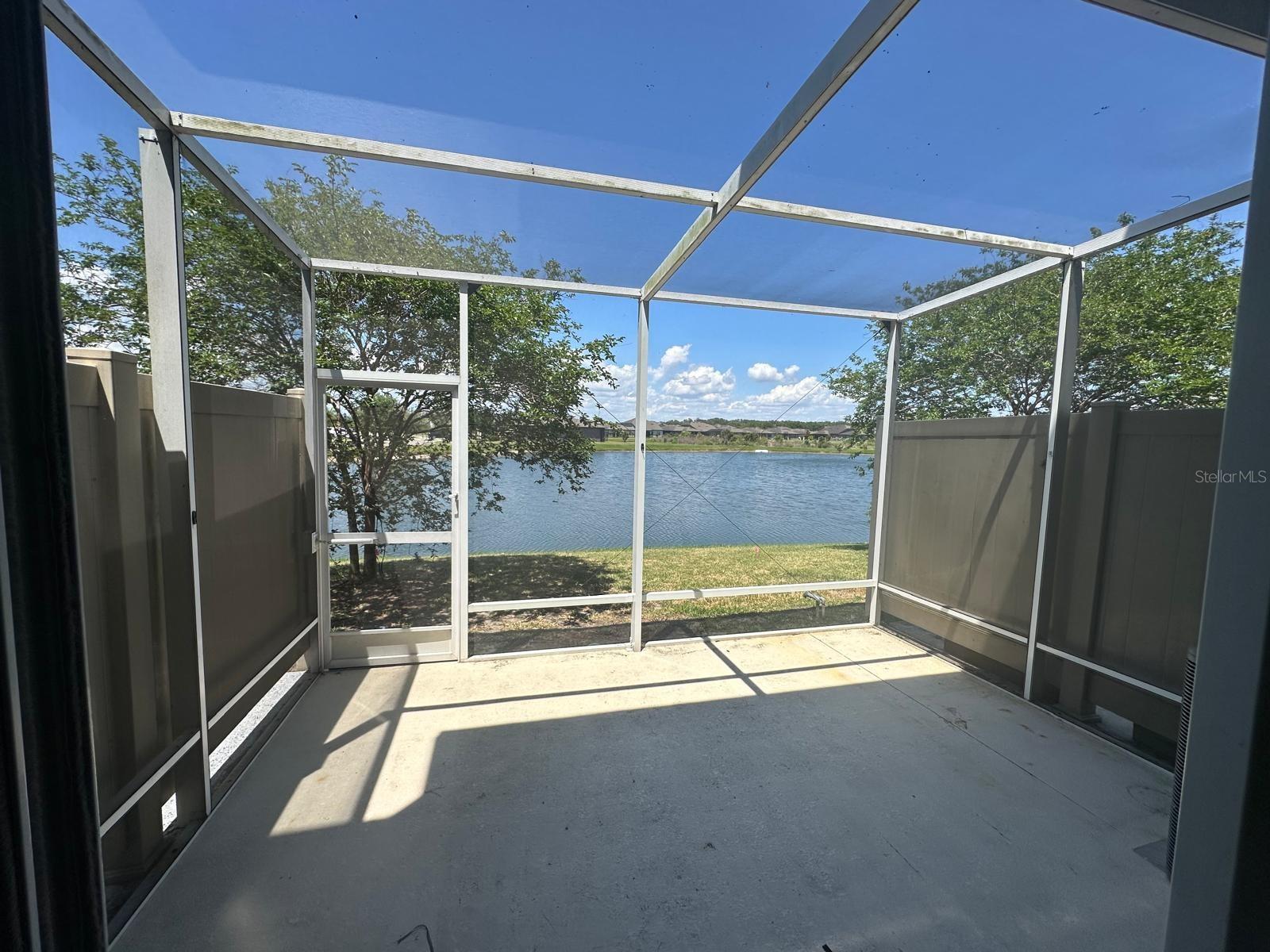 Image 5 of 14 For 9136 Hillcroft Drive