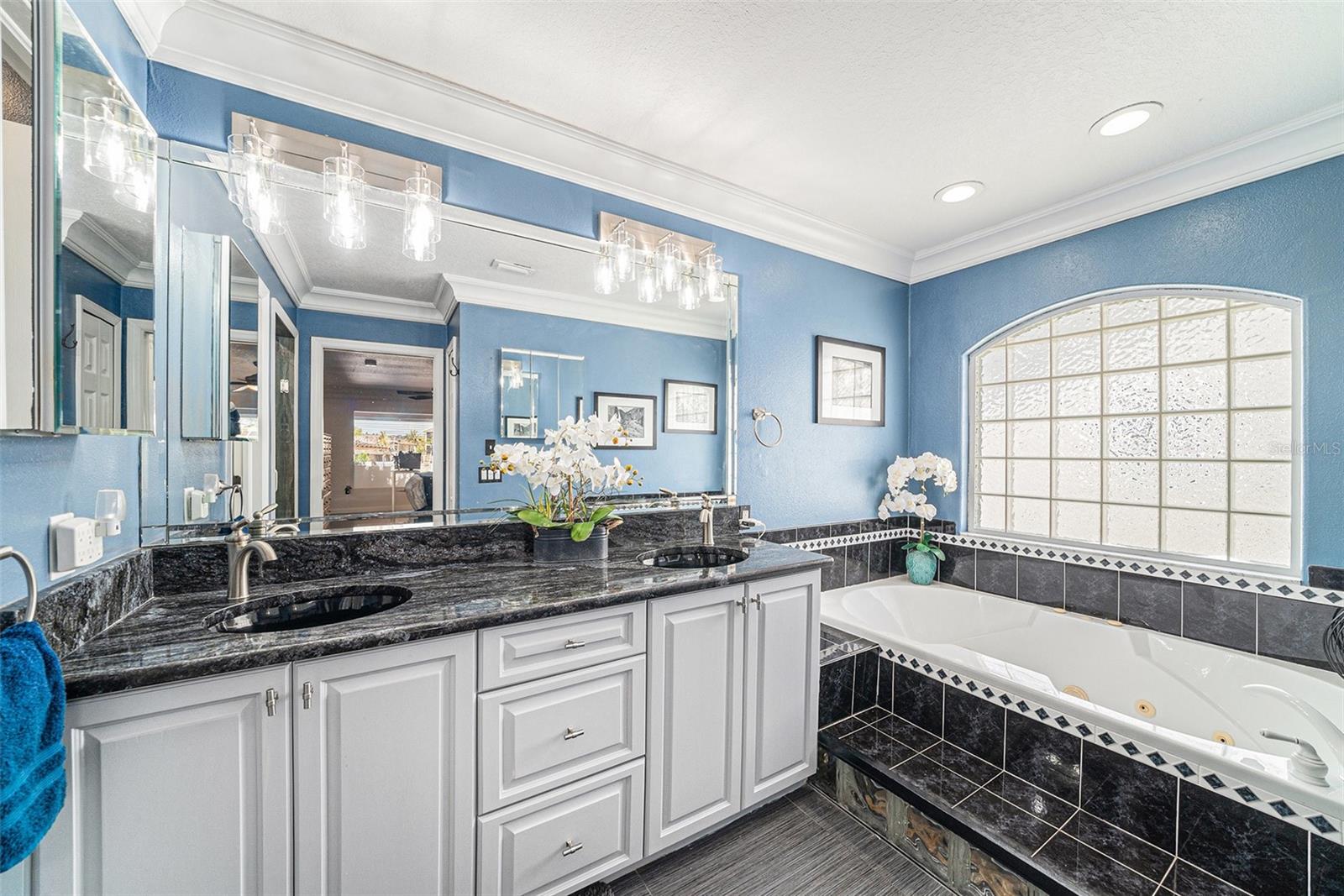 Image 21 of 67 For 6121 Fjord Way