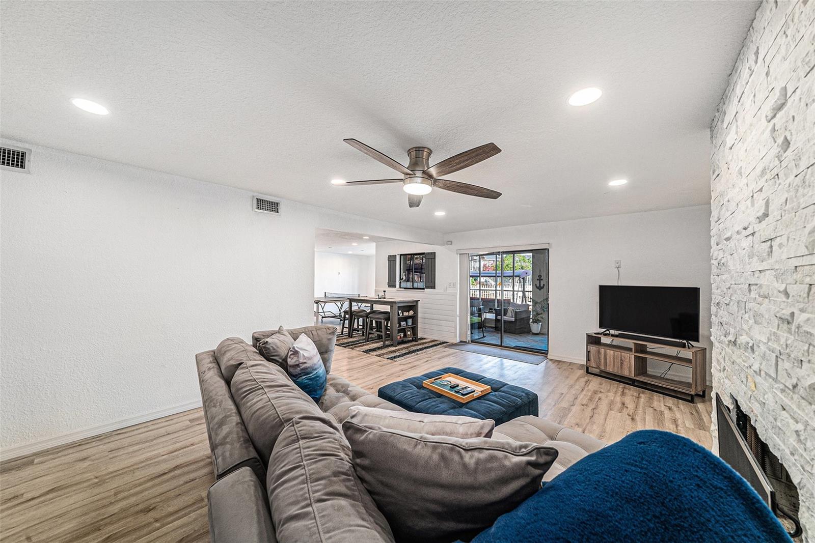 Image 25 of 67 For 6121 Fjord Way