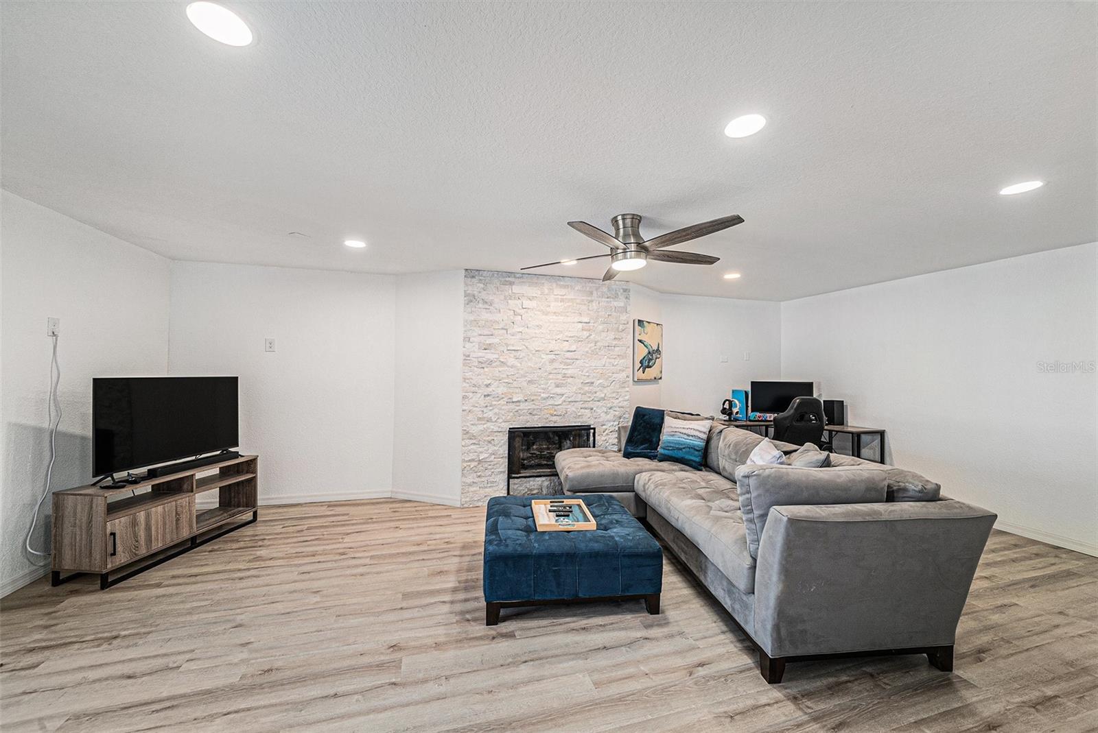 Image 31 of 67 For 6121 Fjord Way