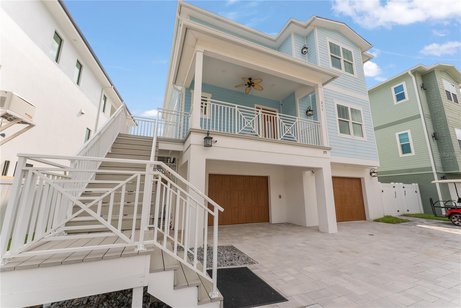 Listing photo id 0 for 371 12th Avenue