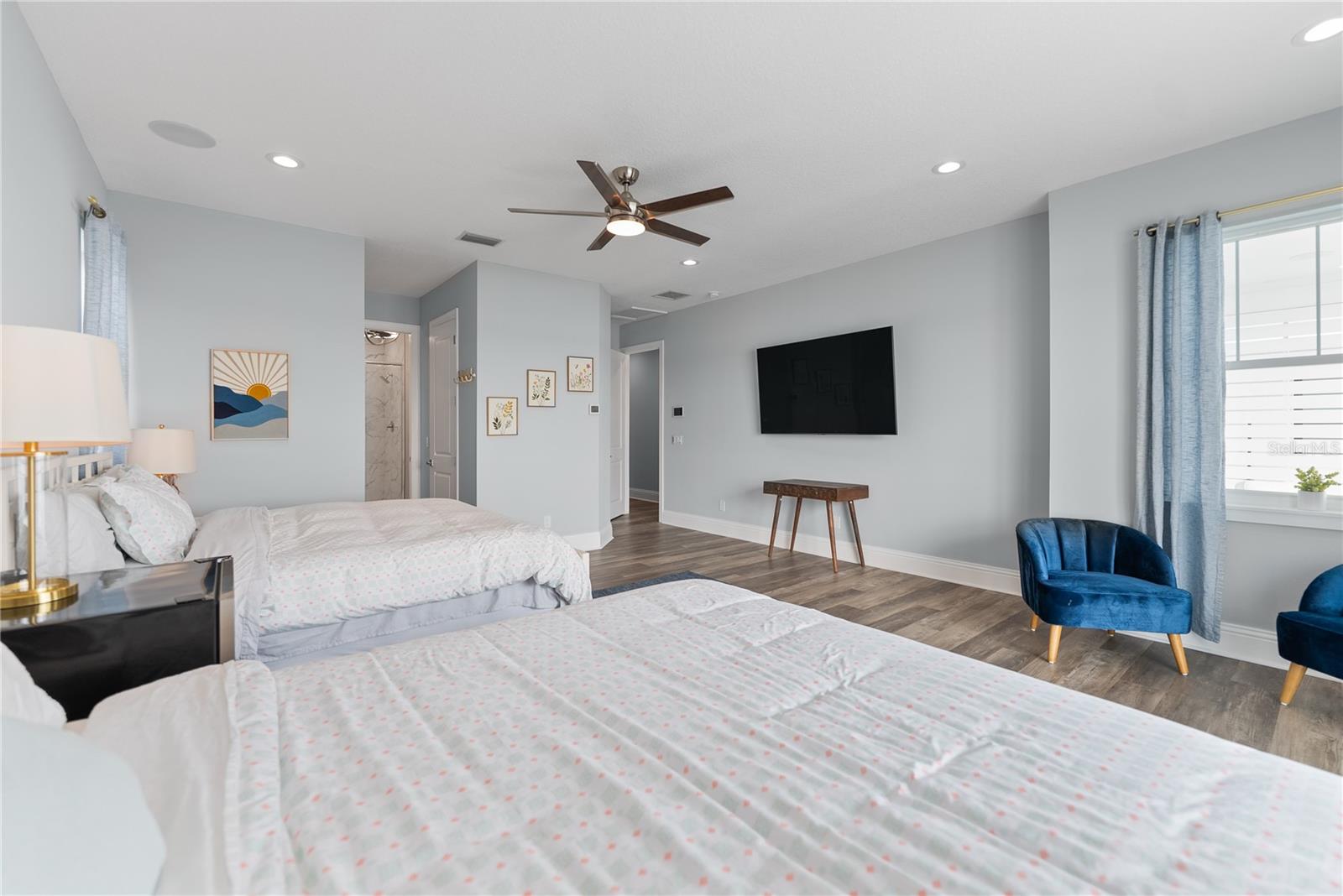 Listing photo id 24 for 371 12th Avenue