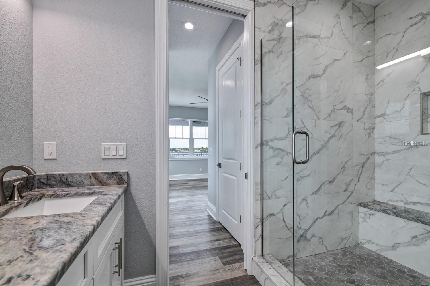 Listing photo id 33 for 371 12th Avenue