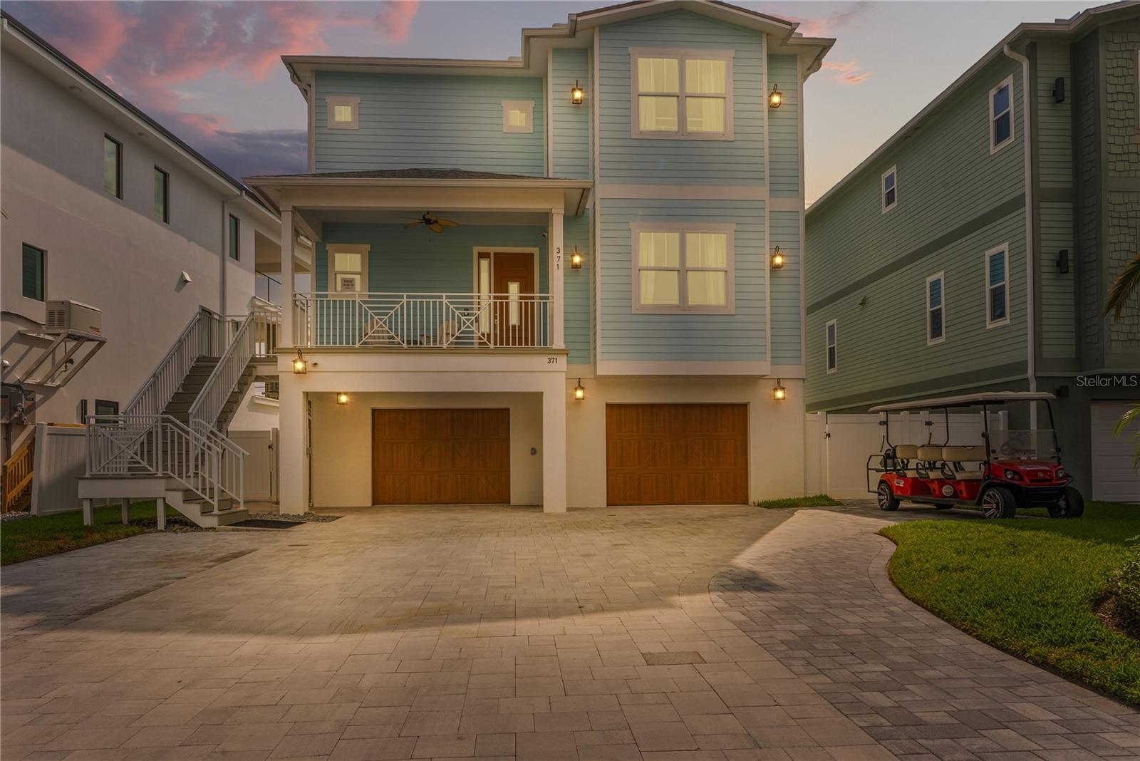 Listing photo id 34 for 371 12th Avenue