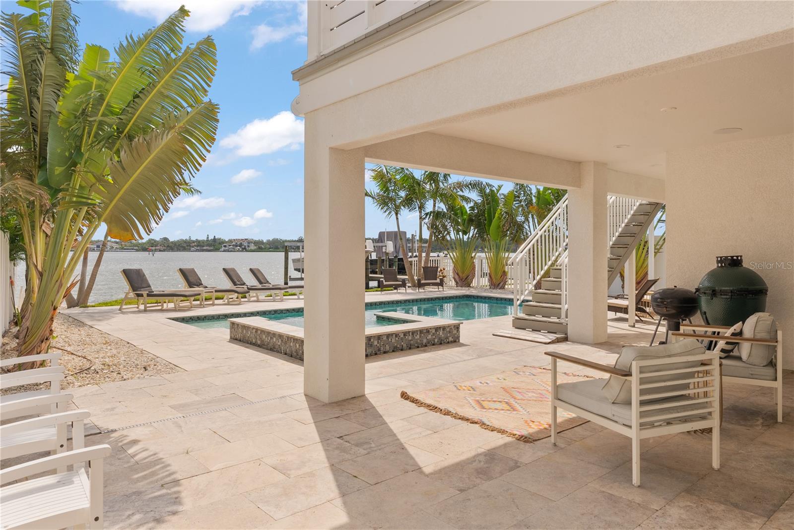 Listing photo id 40 for 371 12th Avenue