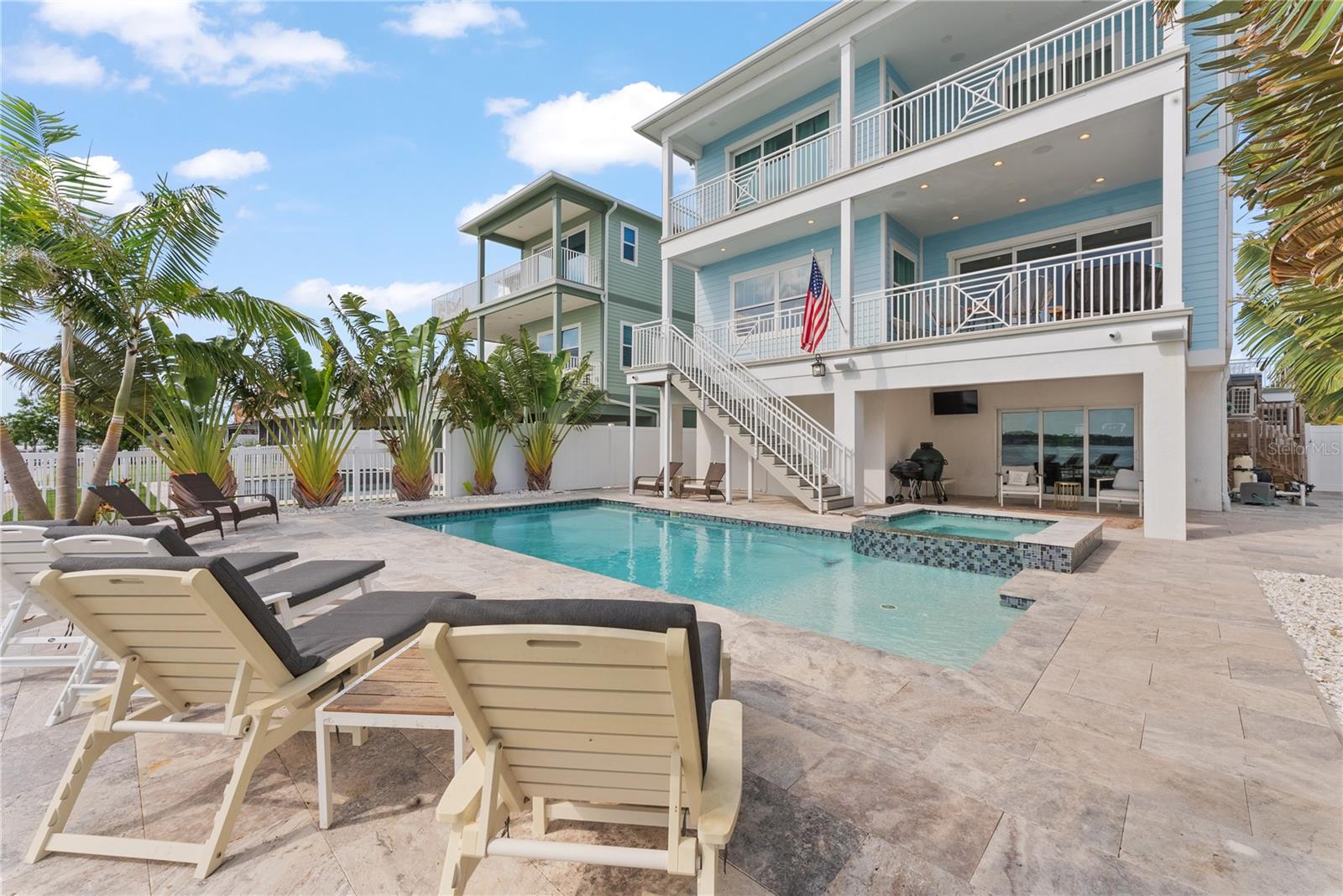 Listing photo id 41 for 371 12th Avenue